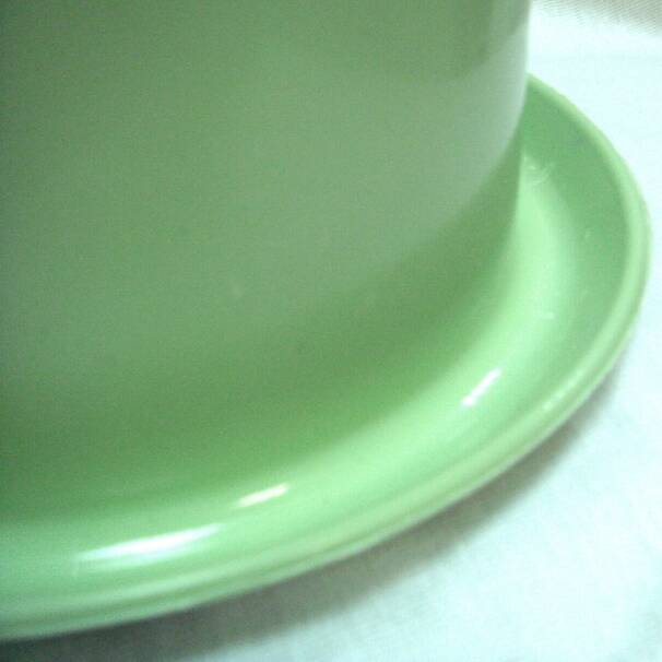 Колпак-кашпо зеленый от улиток