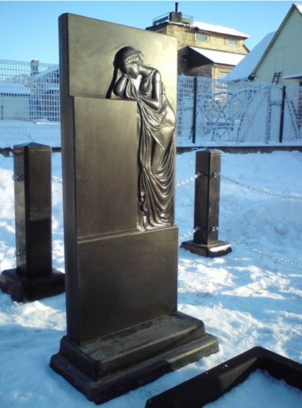Памятник №23 Скорбящая мать №2